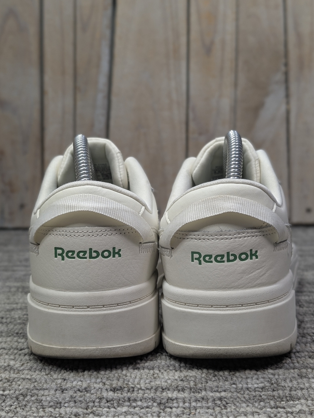 Reebok Tech Geo Women's Leather Casual Sneakers in Size 9 - Picture 3 of 9